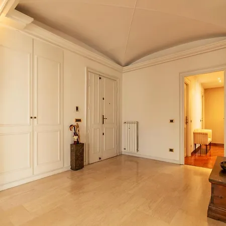 Guesthost - Mm Cipro Elegant *